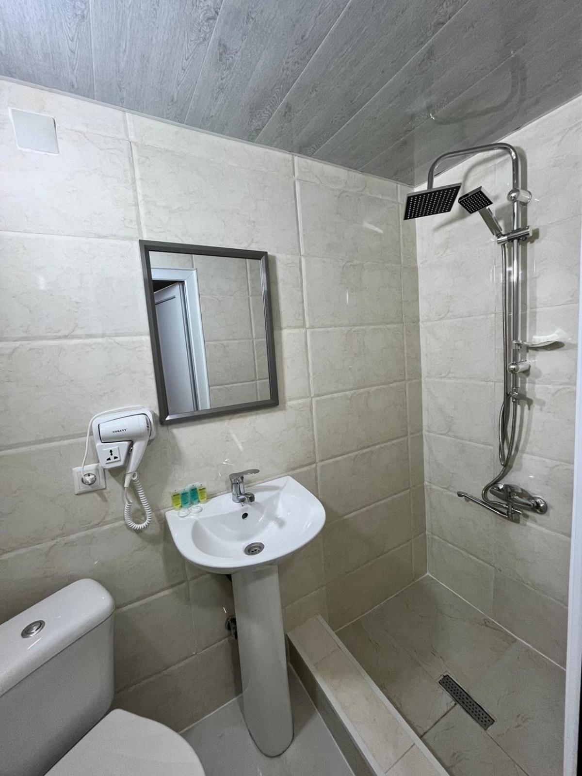 Hotel Doko Мартвили Экстерьер фото